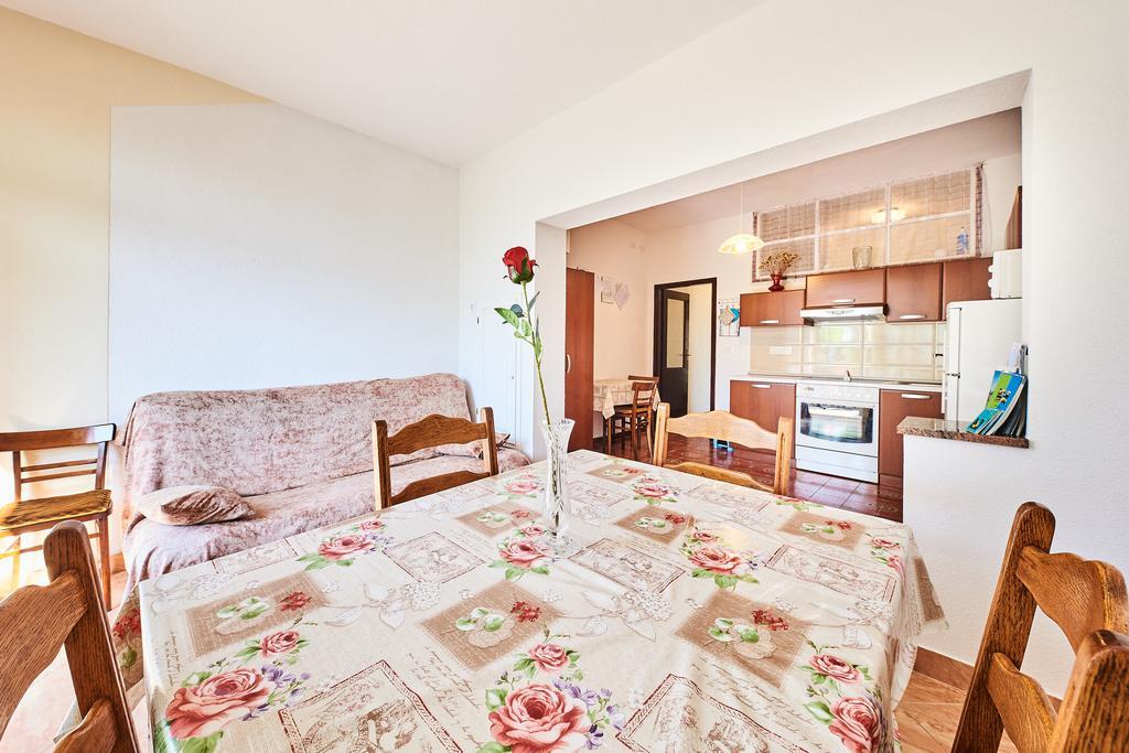 Apartment Erika Umag Exterior foto