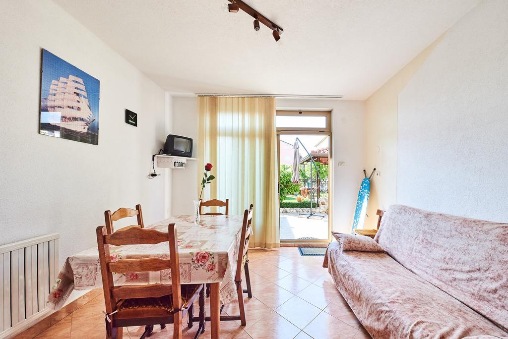 Apartment Erika Umag Exterior foto